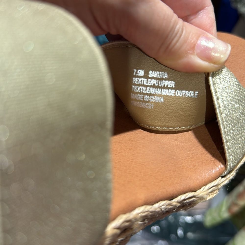 Tommy Bahama Sakura Women's 7.5 Elastic Wedge Sandals Espadrille Metallic Gold - Picture 10 of 11